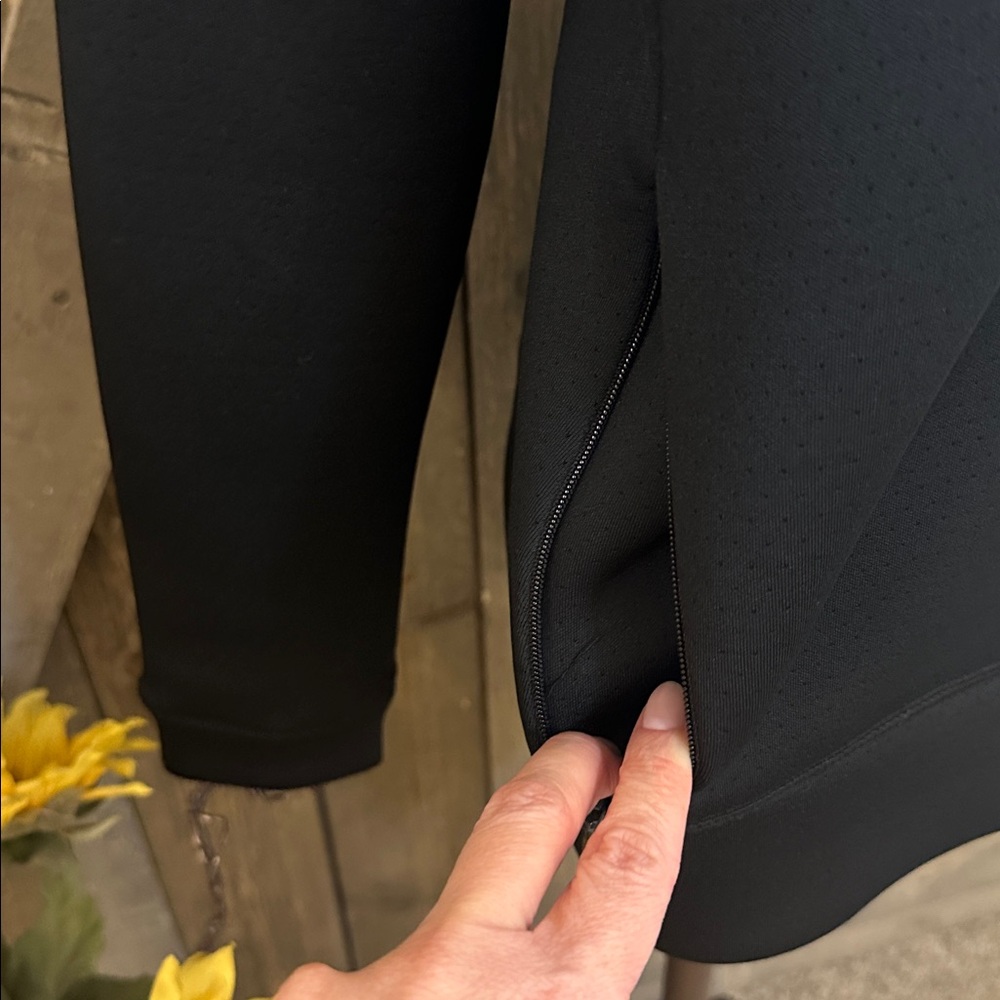 NWT Swing Control Solid Black Zippered Scuba Jack… - image 8